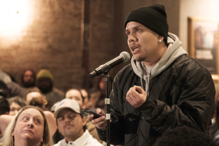 hearing on Chicago police cooperating with ICE