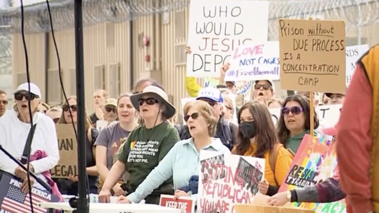 photo of protest at northwest detention center to go with hunger strike story