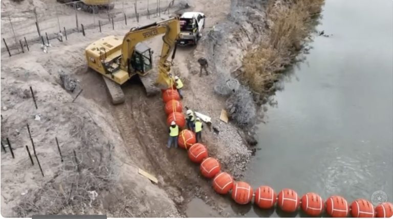 Texas Gov Abott installs Buoys to stop migrants